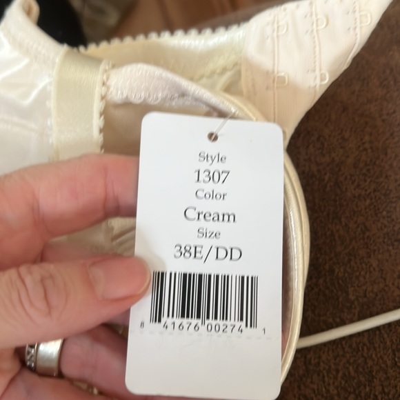 Elila Cream Wirefree Bra 1307 Satin Microfiber Softcup 44D 46D 38E/DD 42E 44C - Picture 11 of 11